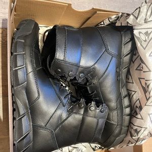 Brand new Oakley leather boot
